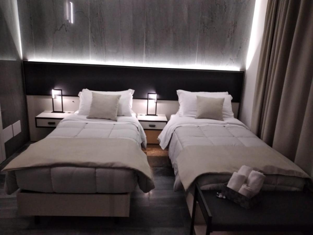 Rainbow Sweet Rooms Валмонтоне Екстериор снимка