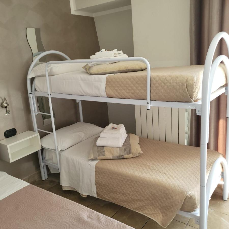 Rainbow Sweet Rooms Валмонтоне Екстериор снимка